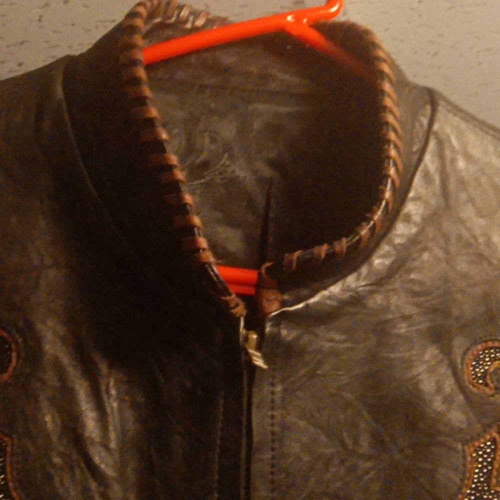 Leather jacket - Picture 3 of 6